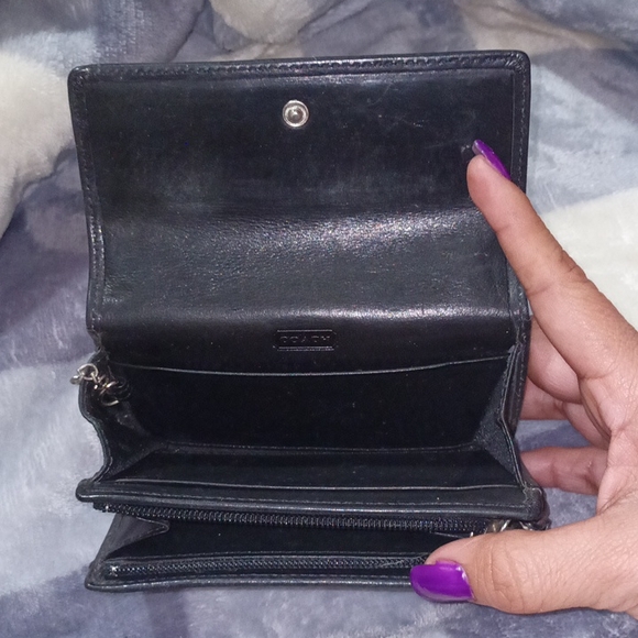 Coach - Picture 3 of 4